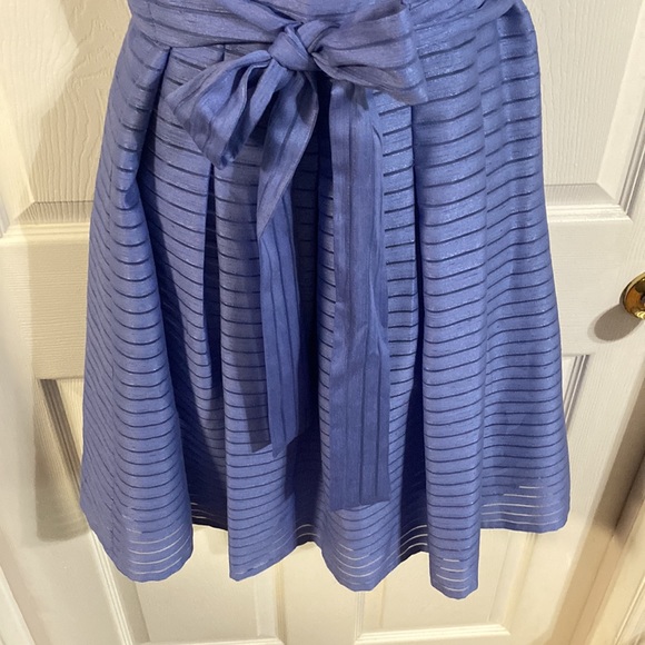 Tommy Hilfiger Dress, Size 6 - Picture 4 of 11